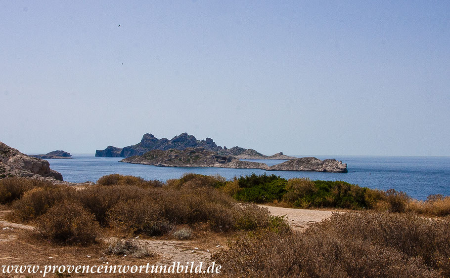 Bild: Blick auf Île de Jarron und Île de Jarre bei Les Goudes