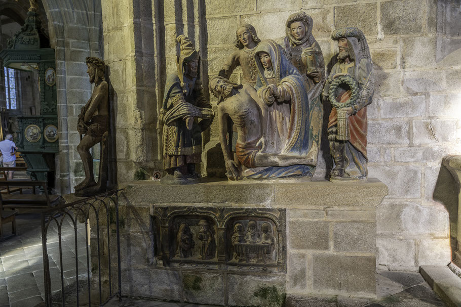 Bild: Die Kreuzabnahme in der Église Saint-Ronan in Locronan 