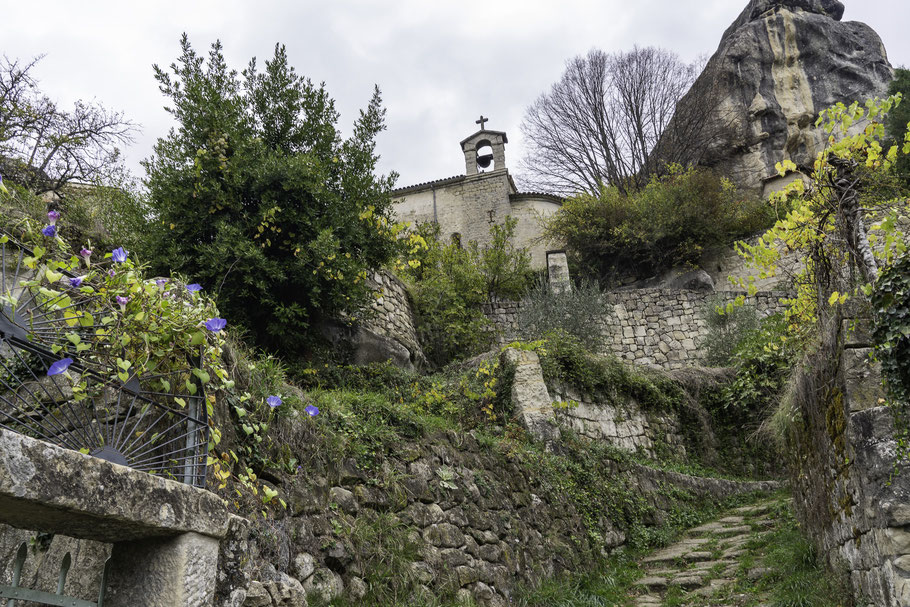 Bild: Wanderung zur Chapelle Notre-Dame in den Sandsteinformationen Les grès d’Annot in Annot