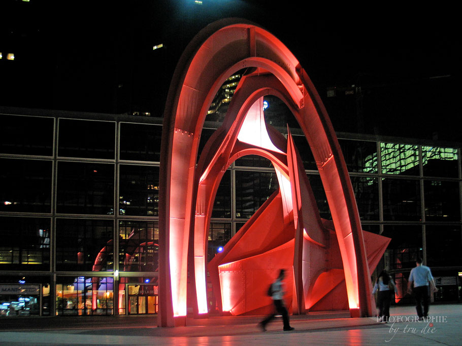 Bild: Die Rote Spinne von Calder im La Défense, Paris