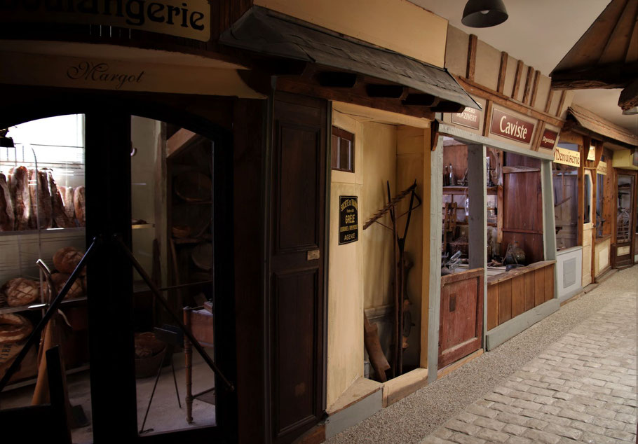 Bild: Musee "La Rue du temps qui passe....."in Allas-les-Mines, Dordogne 