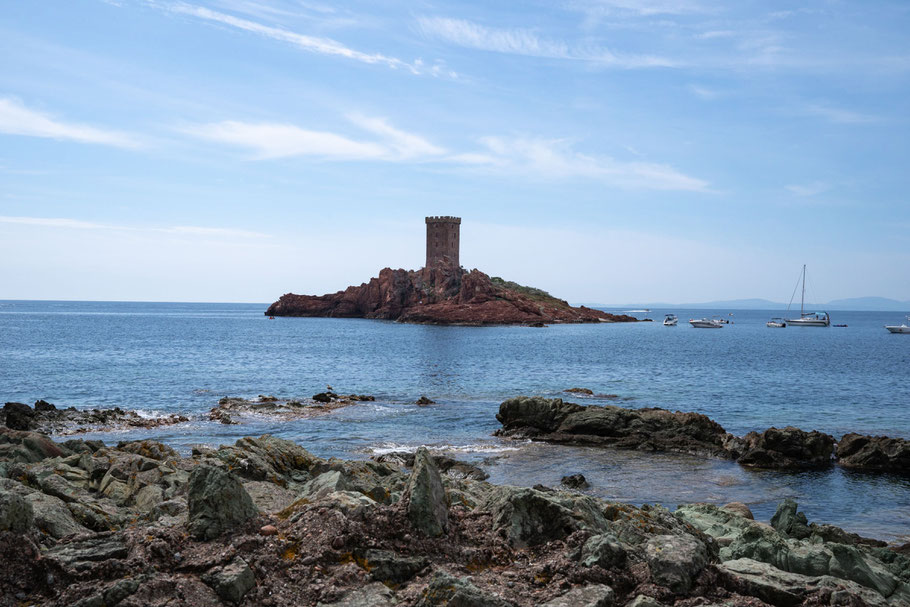 Bild: Blick vom Port du Poussai auf die Île d´Or, Saint-Raphael, Massif de l`Estérel