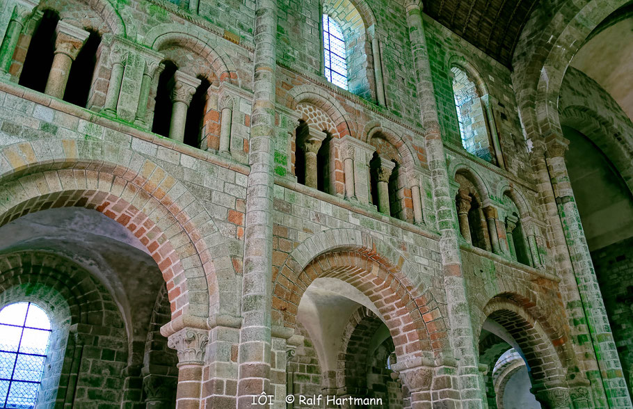 Bild: in der Kirche von Mont-Saint-Michel