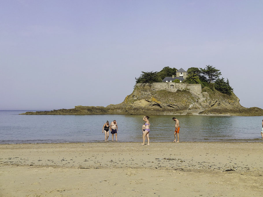 Bild: Plage de l'Anse du Guesclin zwischen Saint-Malo und Cancale in der Bretagne