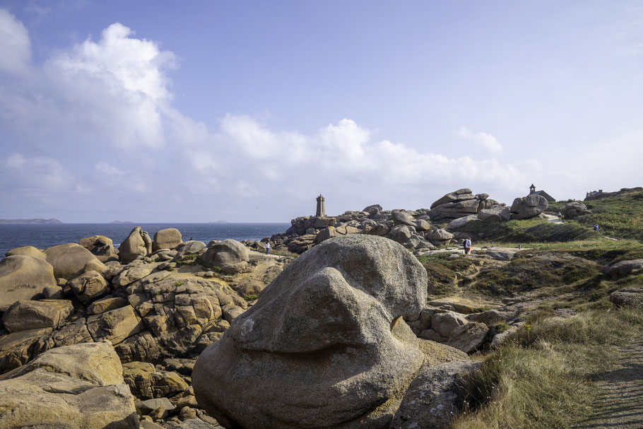 Bild: Leuchtturm von Ploumanac´h, der Phare de Men Ruz am Sentier des Douaniers 