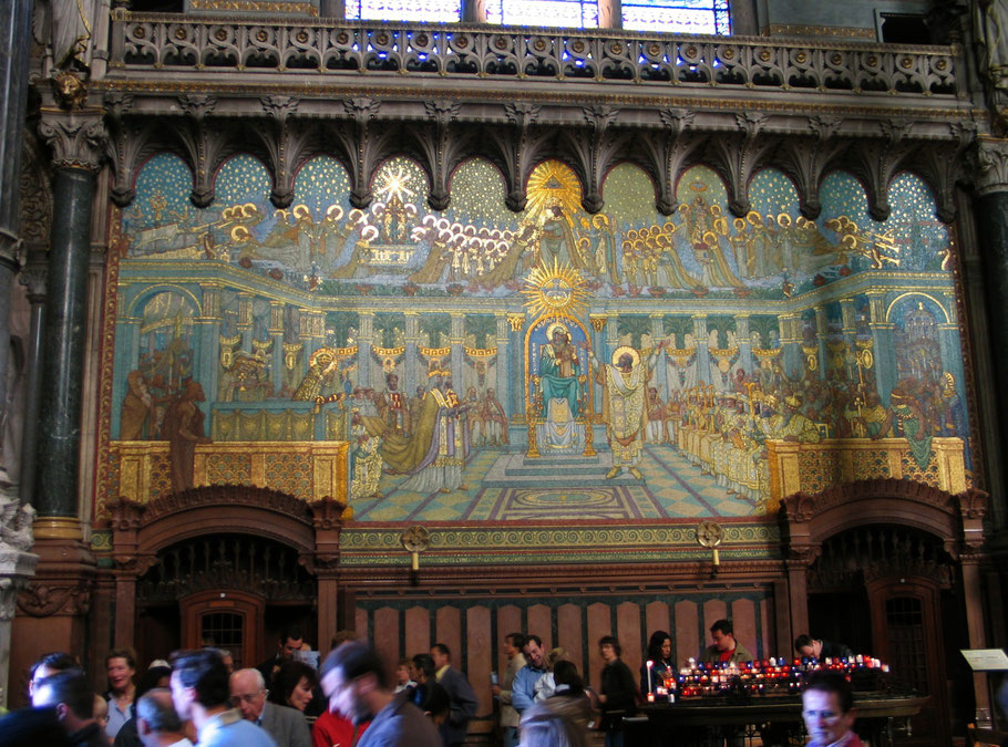 Bild: im Innern der Basilika Notre Dame de Fourvière 