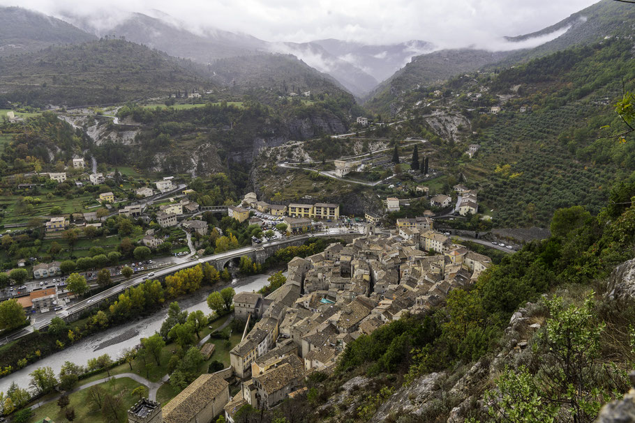 Bild: Der Weg zur Zitadelle in Entrevaux