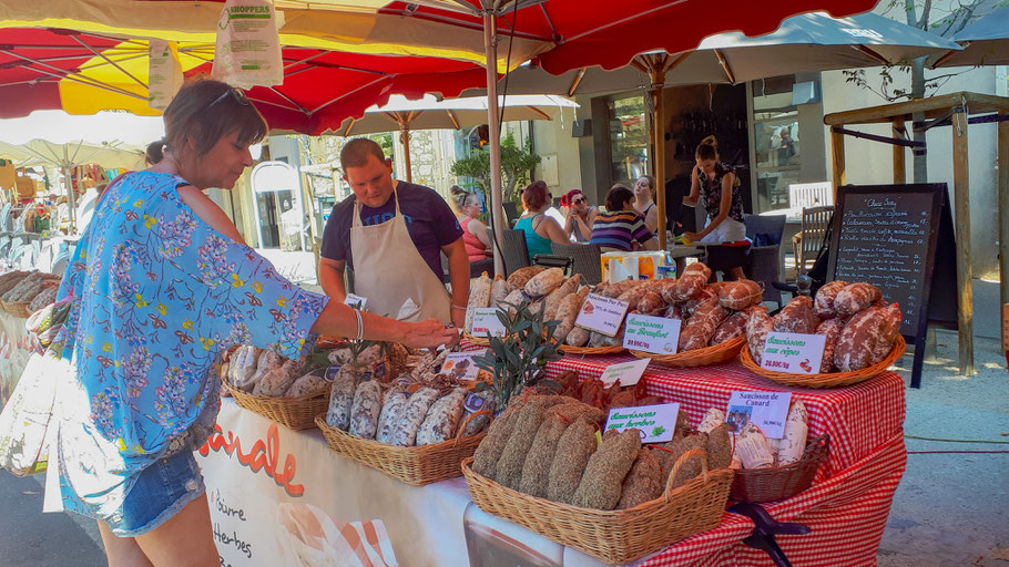 Bild: Markttag in Eygalières 