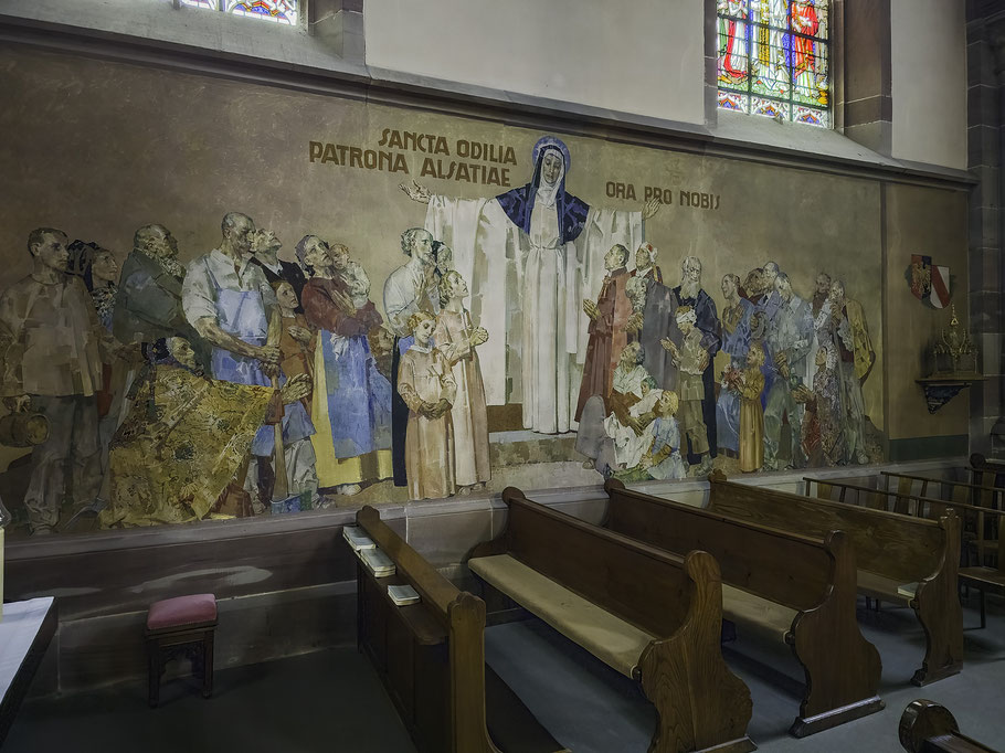 Bild: Fresko der Hl. Odile in einer Seitenkapelle  in der Église Saints-Pierre et Paul in Obernai 