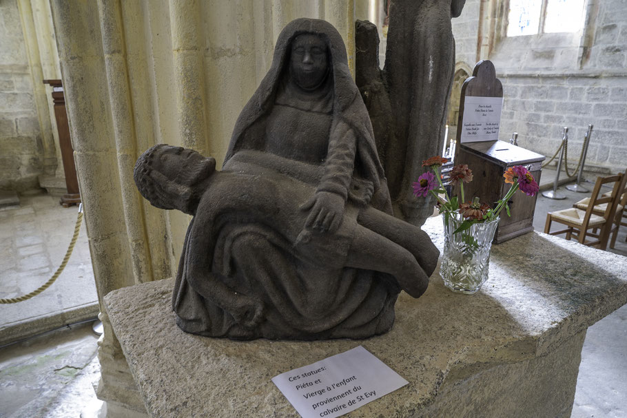 Bild: Statue in der Chapelle Notre-Dame de Tronoën
