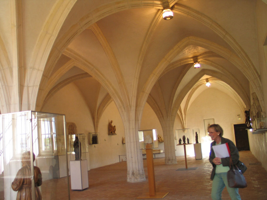 Bild: in der Museumshalle der Monastère de Brou in Bourg-en-Bresse, Frankreich