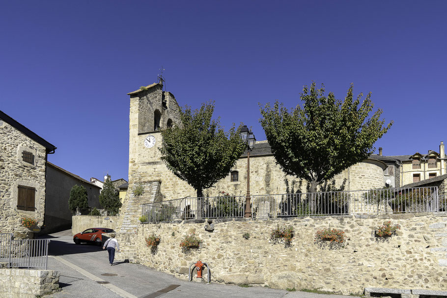 Bild: Kirche von Dorres im Département Pyrénées-Orientales