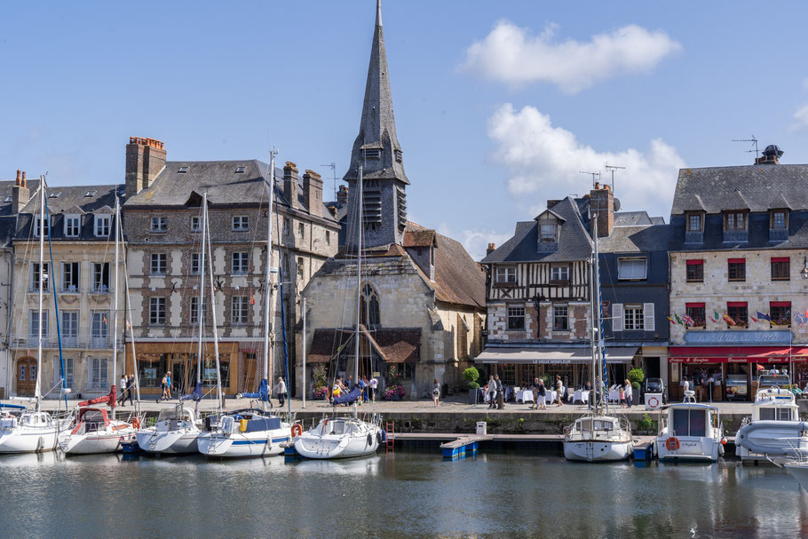 Bild: Honfleur im Département Calvados in der Normandie  hier Église Sainte-Catherine hier Vieux Bassin