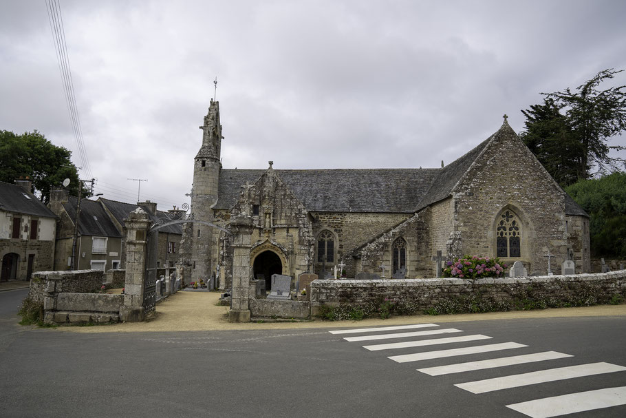 Bild: Lanloup mit Église Saint-Loup in der Bretagne