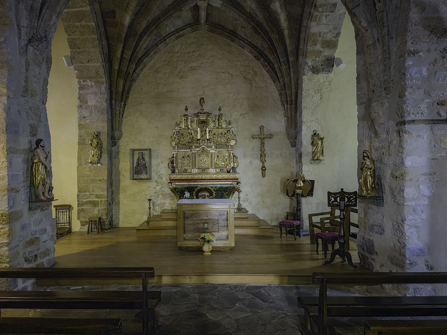Bild: das Innere der Église Saint-Jean-Baptiste in Larrau 