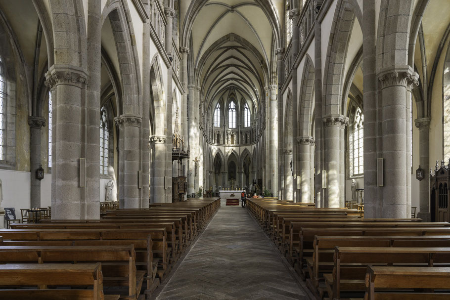 Bild: Das Innere der Église Notre-Dame-des Champes in Avranches