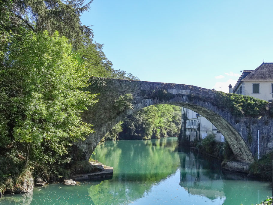 Bild: Steinbogenbrücke in Lestelle Bétharram