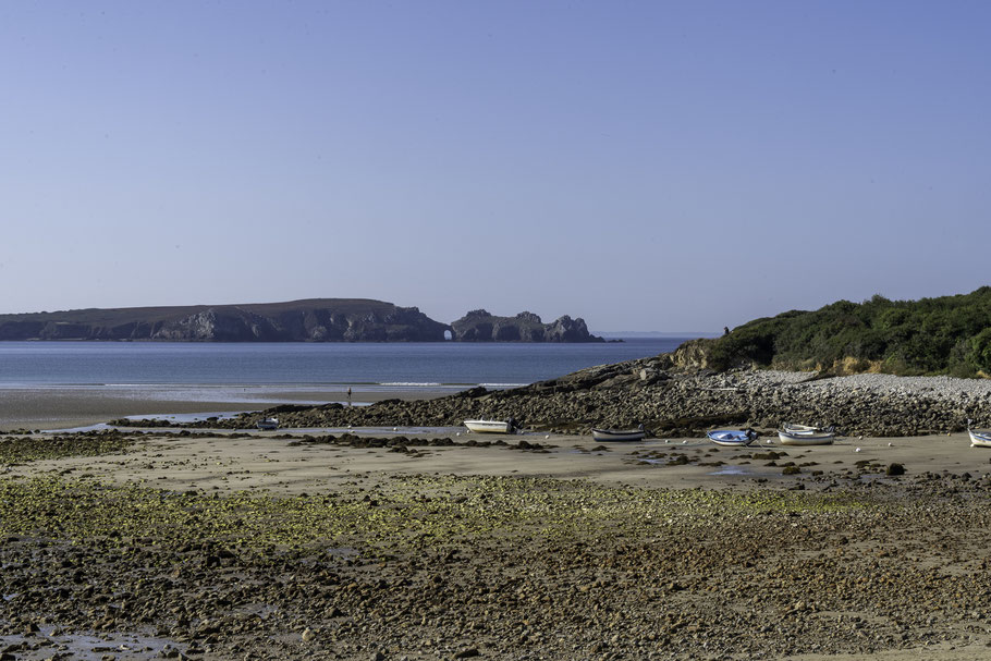 Bild: An der Plage de Kerloc´h mit Blick auf das Château de Dinan 