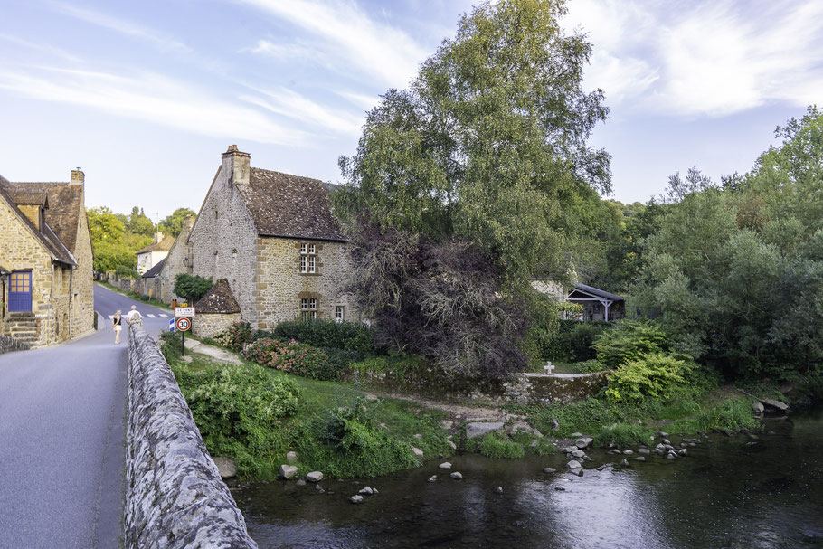 Bild: An der Brücke von Saint-Céneri-le-Gérei