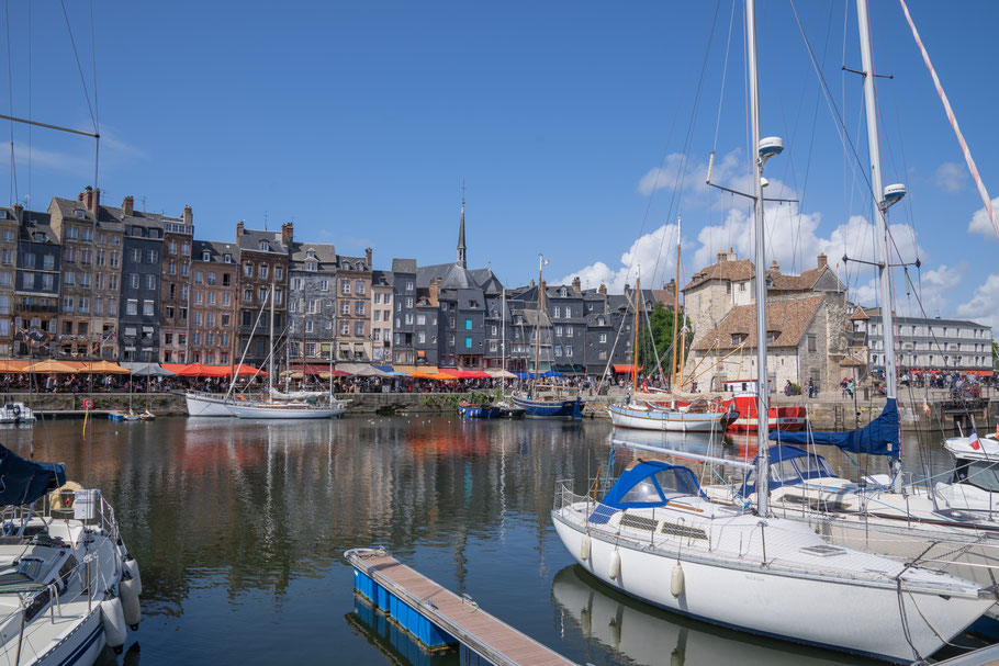 Bild: Honfleur im Département Calvados in der Normandie  hier Église Sainte-Catherine hier am Vieux Bassin 