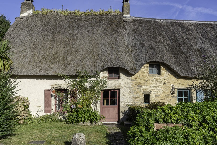  Bild: Haus mit Reetdach in Bréca im Parc naturel régional de Brière 