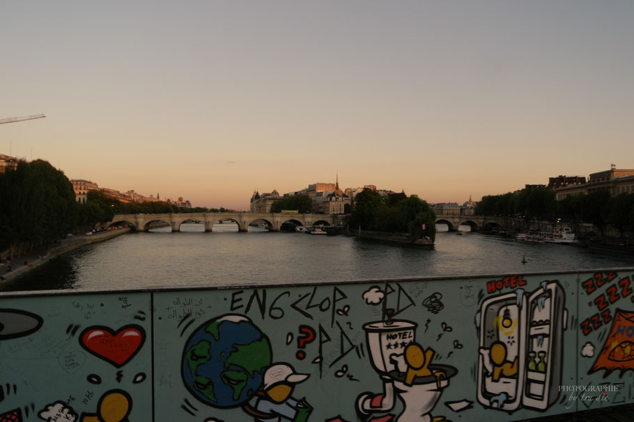 Bild: Pont des Artes im Jahre 2015 in Paris