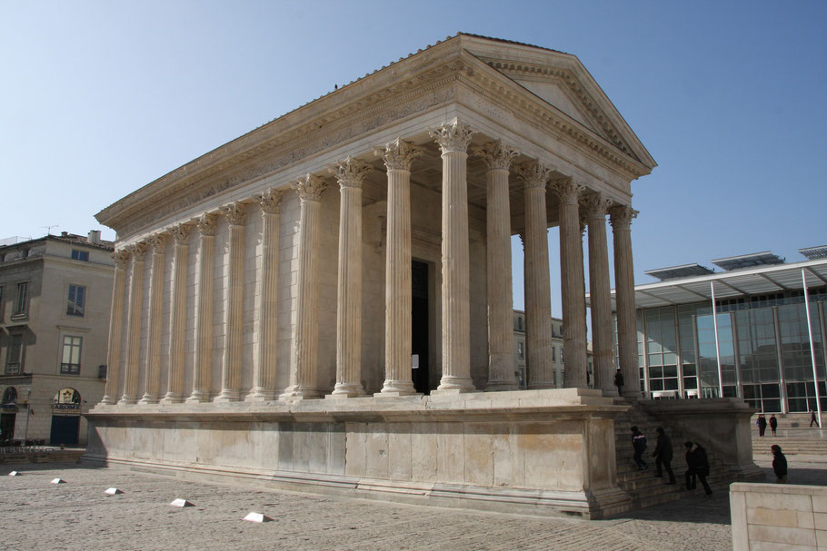 Bild: Maison Carrée in Nimes, Provence