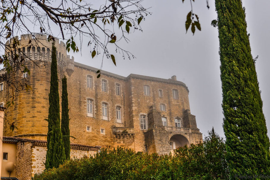 Bild: Château Suze-la-Rousse in Suze-la-Rousse, Drôme