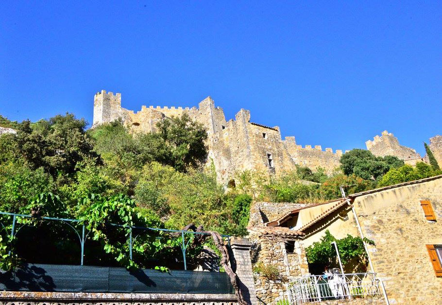 Bild: Blick auf Saint-Montan im Département Ardèche