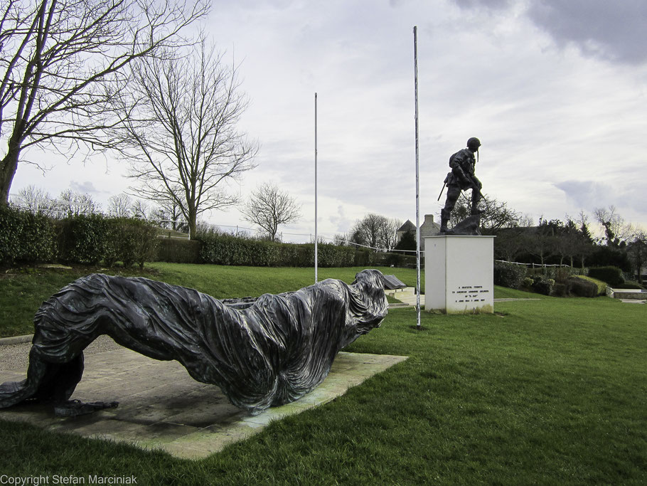 Bild: Statue Iron Mike Sainte-Mère-Église 