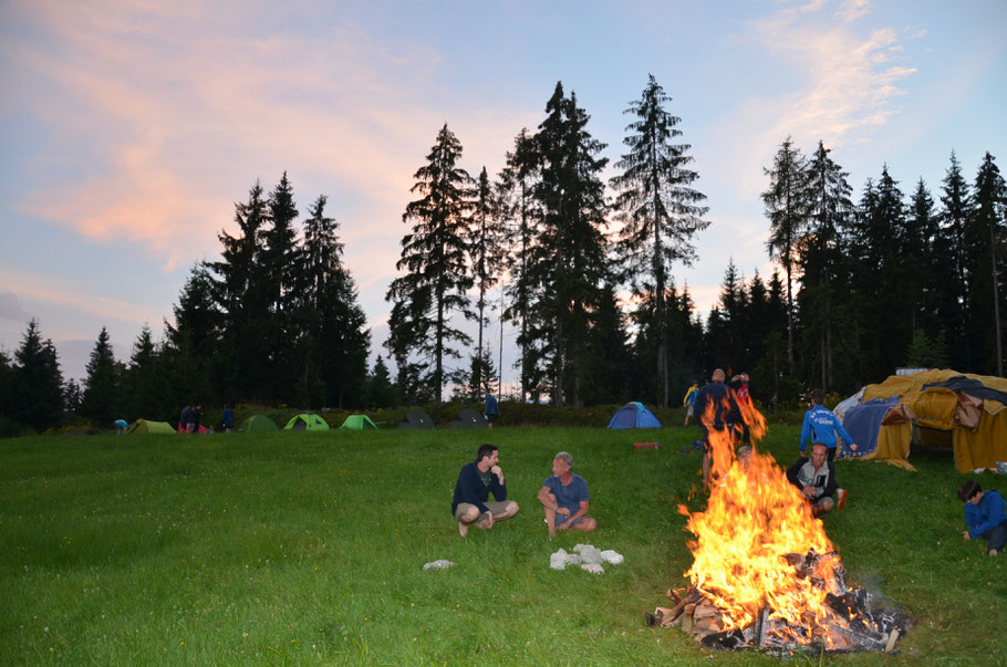 Lagerfeuer und Zeltplatz auf der Wieser der 7 Glocken