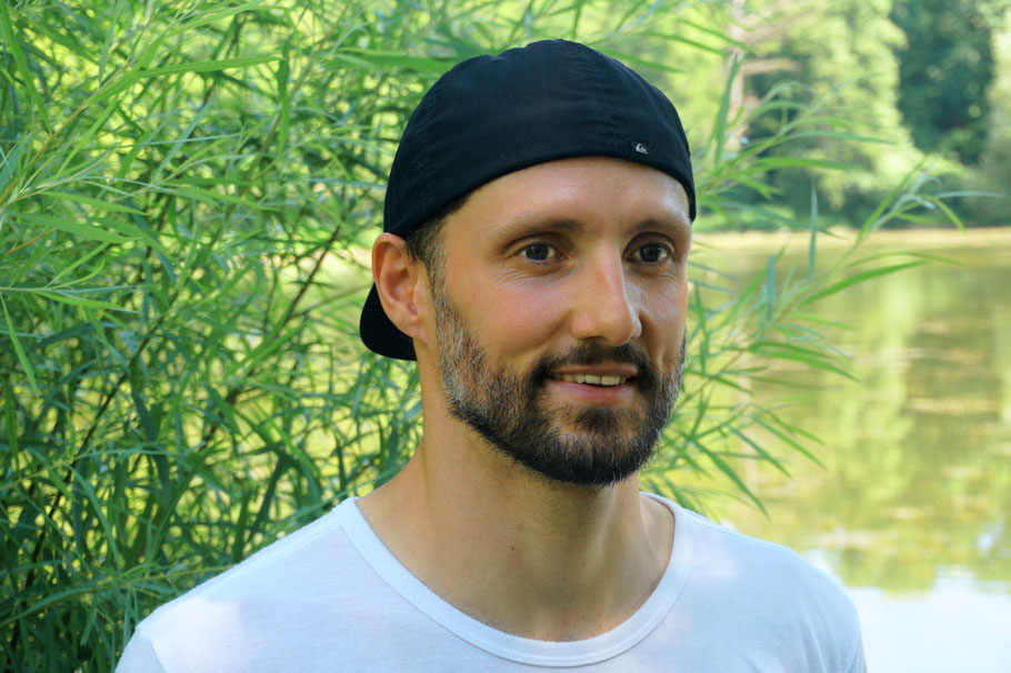 Portraet vom im Rhein-Main Gebiet tätigen Personal Trainer, Schmerztherapeut und Bewegungscoach Patrick Kuetemeier