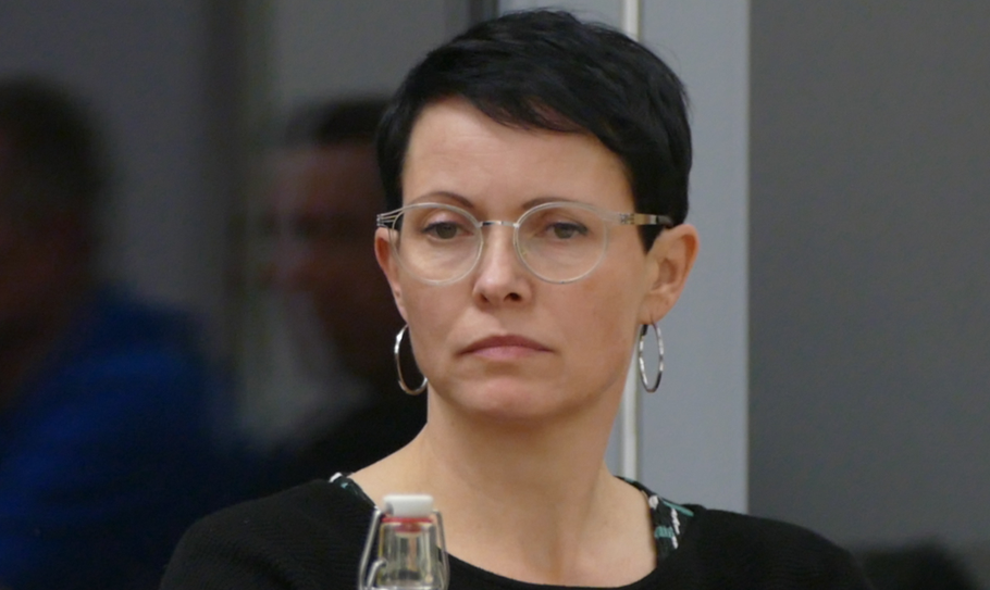 Verfolgte konzentriert die Diskussion: Kämmerin Annett Winter hatte den Haushalt vorbereitet