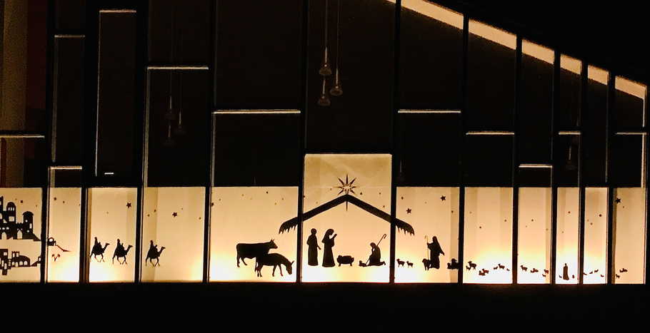 So wie vor einigen Jahren wird es zur Adventszeit bis zum 6. Januar in den Fenstern von St. Marien aussehen (Foto: M. Brümmer)
