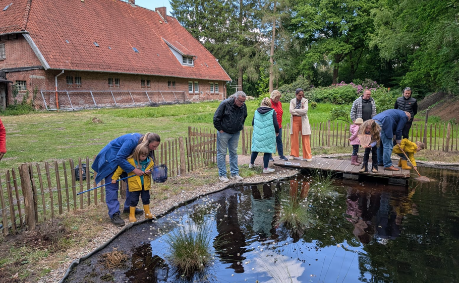 Gleich mal die Kescher ausprobieren ... (Alle Fotos: Zelck)