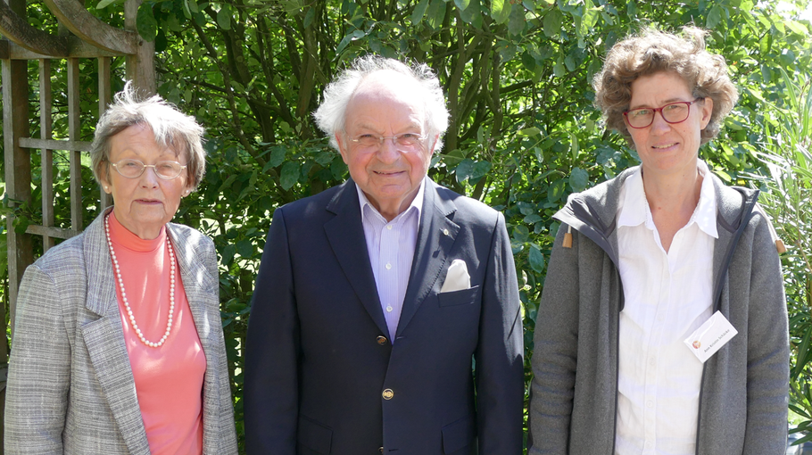 Bilden nach wie vor den Vorstand des Kulturvereins: Irene Lühdorff (2. Vorsitzende), Johannes Schneider (Vorsitzender) Ann Kristin Schäcke (Schatzmeisterin) v.l.