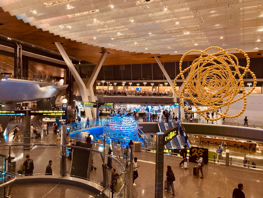 眠らない　ドーハ ハマド国際空港