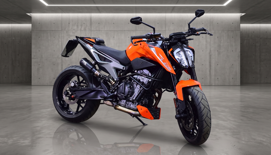 SW-MOTECH Bugspoiler montiert an KTM 790 Duke – Ansicht von schräg vorne