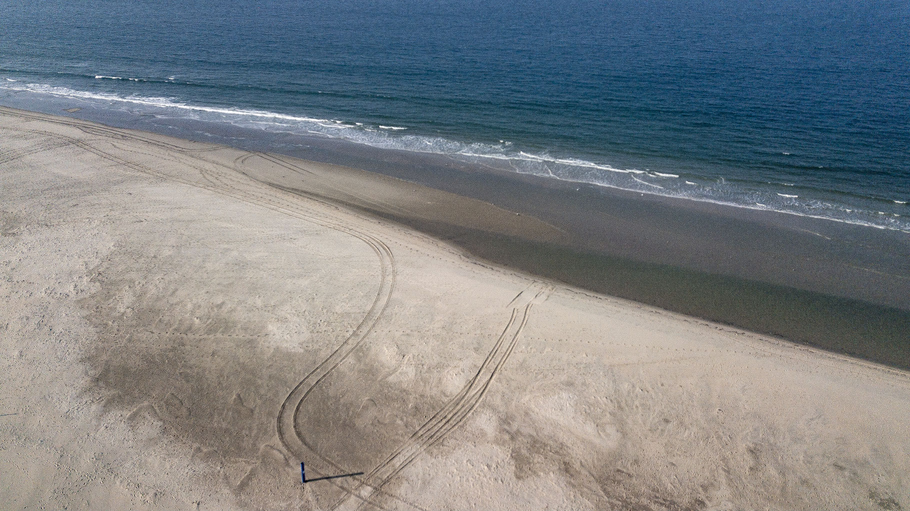 Einsame Spuren im Sand