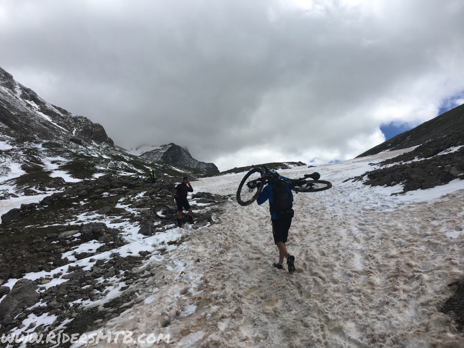 Altro breve portage innevato