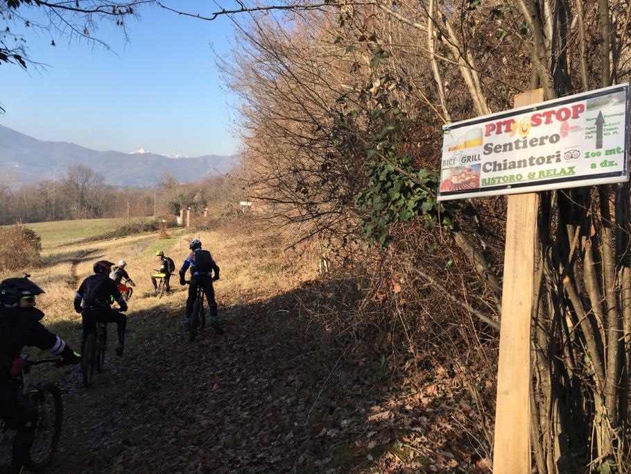 A termine sentiero ad attendervi c'è l'agriturismo CHIANTORI... consigliatissimo