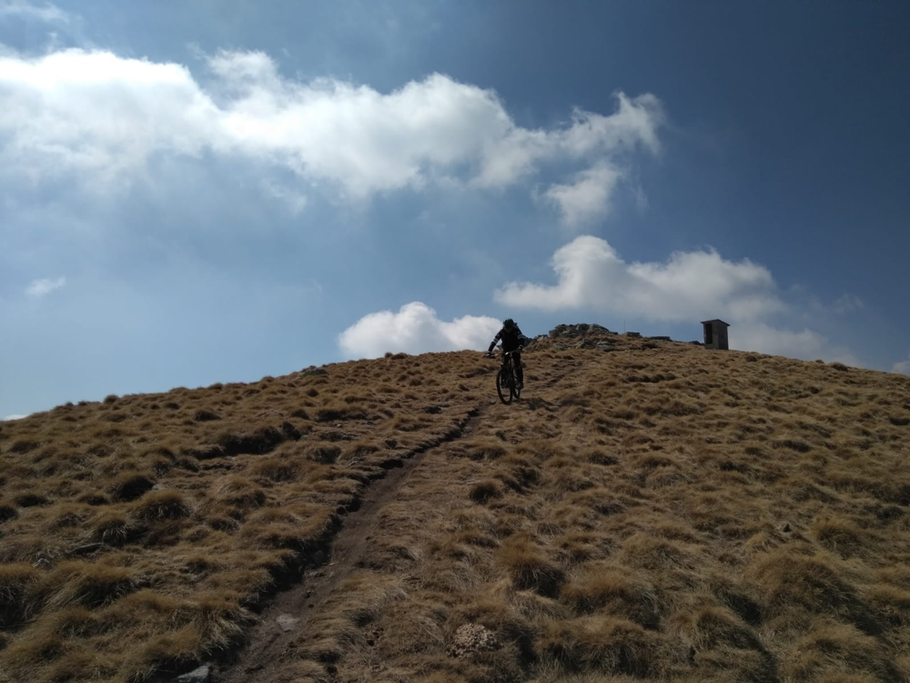 Crampi  a parte iniziamo la discesa
