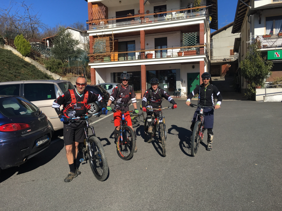 Transfer a Roasio per ricalcare la traccia della gara di enduro appena svolta 