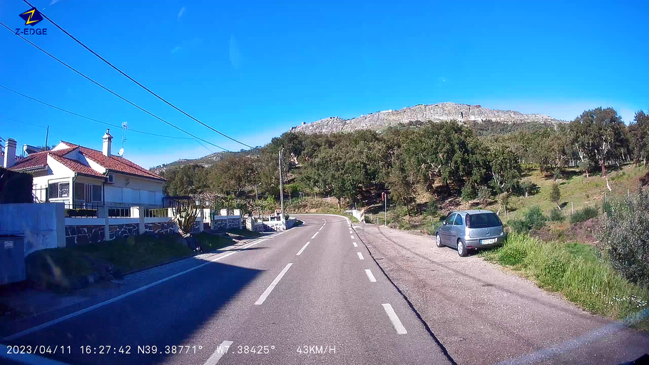 Bild: Oben auf dem Felsen liegt Marvão