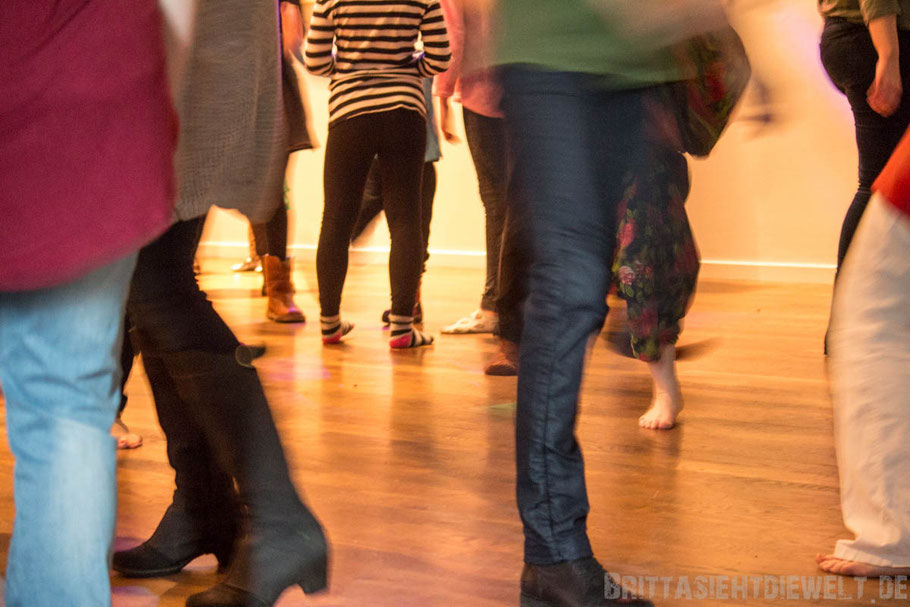 dance,freedom,Akureyri,Iceland,family,north,car,snow,tipps,winter,february