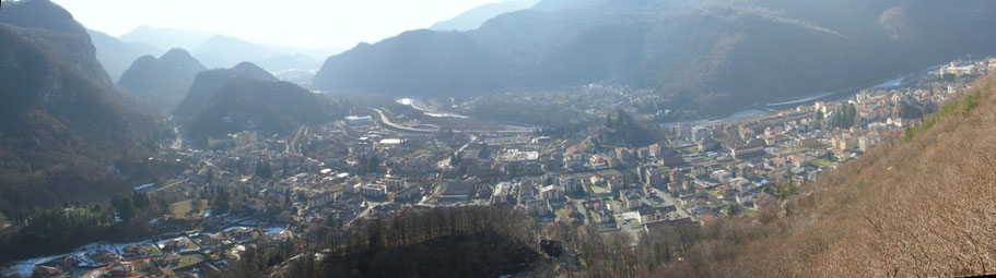 16.12.2010 - VARALLO visto dalla CHIESA DEL CUCCO