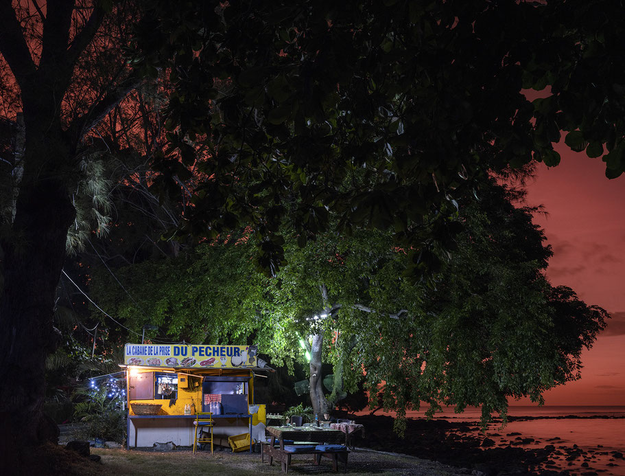 Abendaufnahme Mauritius Strand und Palmen Trou aux Biches als Farb-Photographie