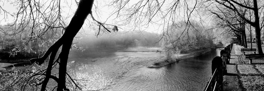 Isar in schwarzweiß als Panorama-Photographie, München