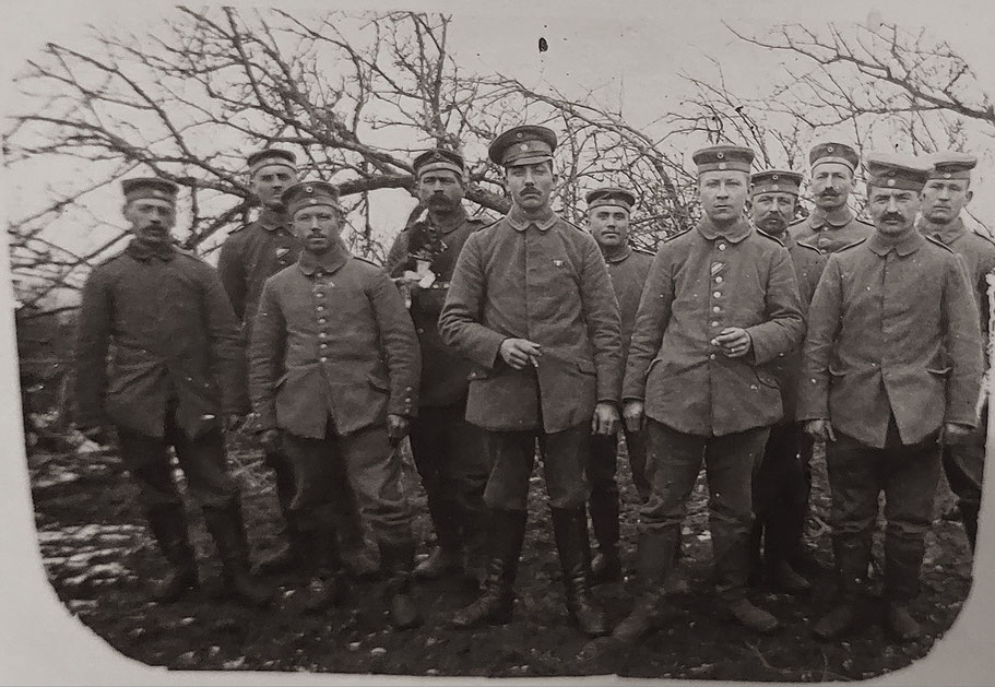 © S.Jordan / Otto Schneider II, hintere Reihe, ganz rechts