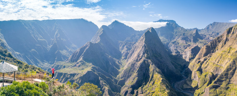 découverte du cirque de mafate en randonnée pédestre avec un guide ayapana 